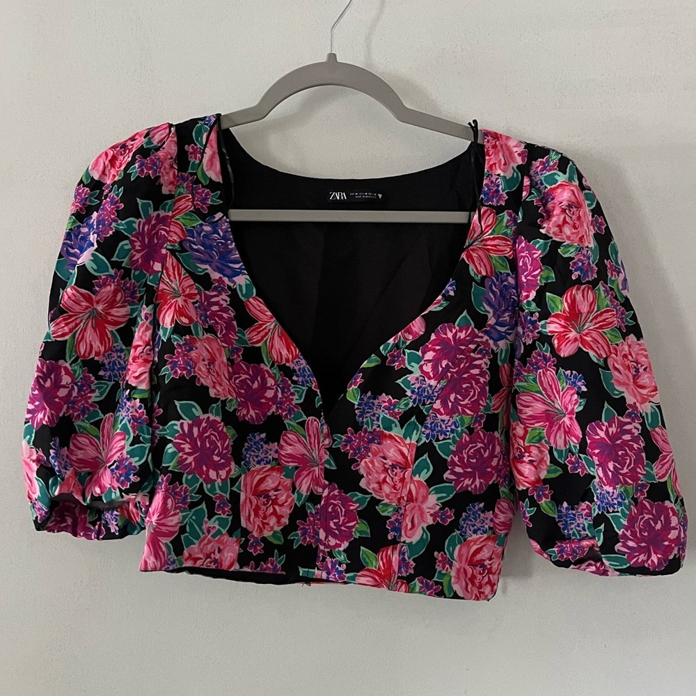 Zara cropped floral shirt, size medium